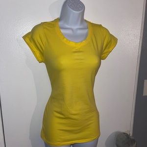 Yellow Short Sleeve Tee, Size L.